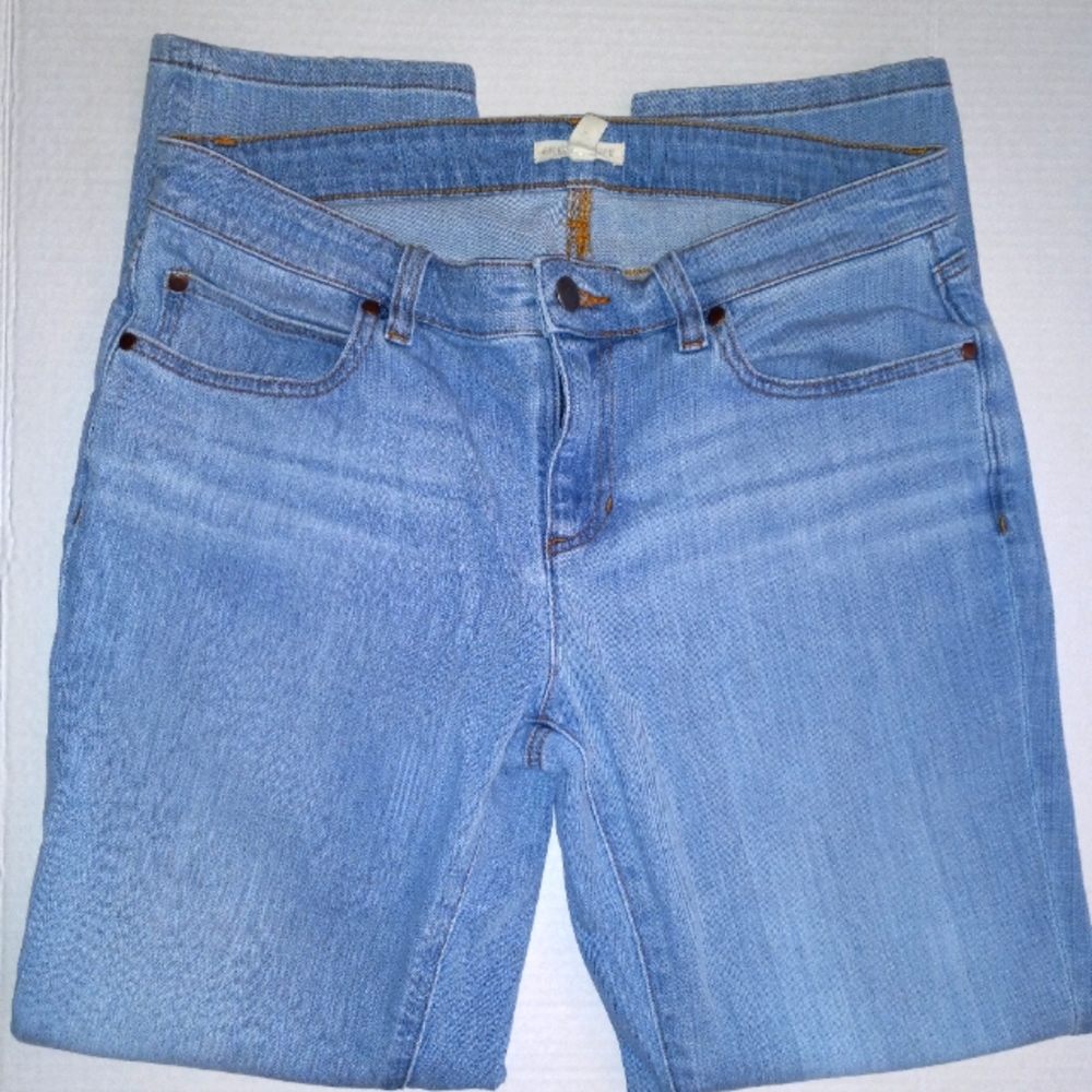 Eileen Fisher size 6 light wash 5 pocket straight leg jeans